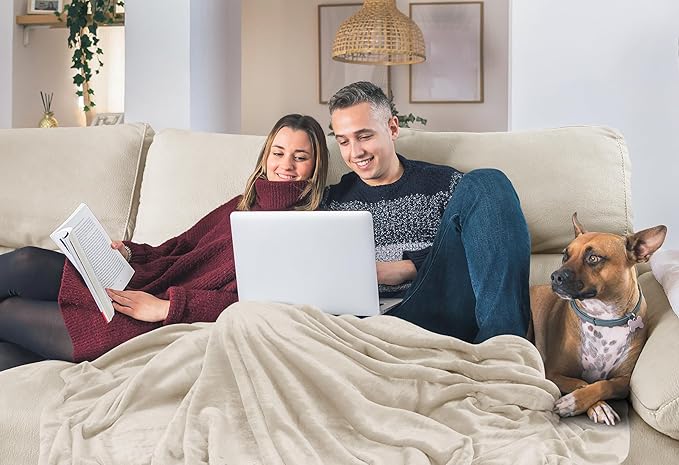Utopia Bedding Fleece Blanket King Size Linen 300GSM Luxury Anti-Static Fuzzy Soft Microfiber Bed Blanket (90x102 Inch)