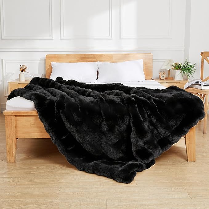 Latepis Soft Black Faux Fur Bubble Blanket, Fuzzy Warm Cozy Twin Blankets for Couch, Plush Fluffy Blankets for Sofa and Bedroom, Throw Blanket, 60” x 80”, 860GSM