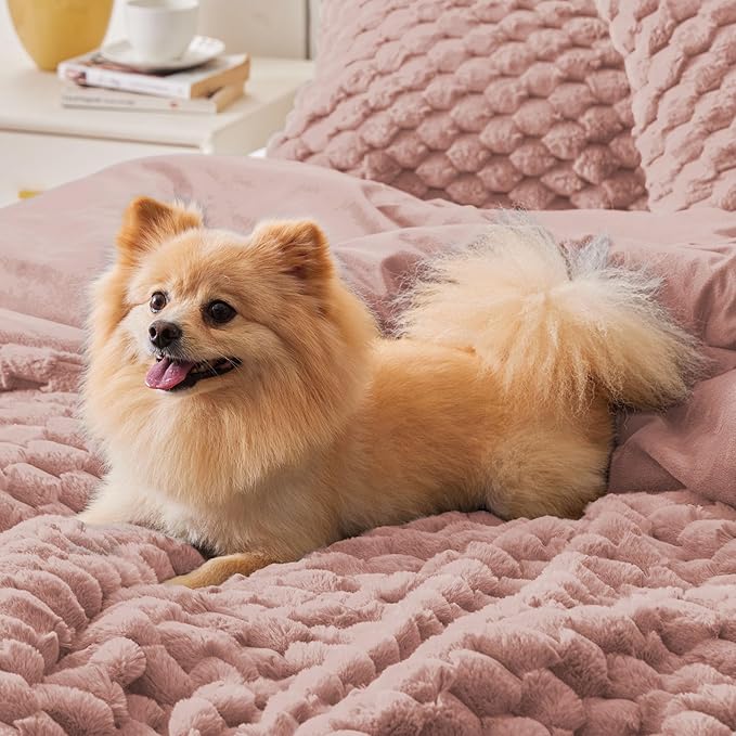 BEDELITE Fluffy Twin Comforter Set - Dusty Pink Fleece Soft Comforter for Twin Size Bed, Luxury Warm Bedding Set for Winter, Fuzzy Bed Set 2 Pieces (1 Comforter, 1 Pillowcase)