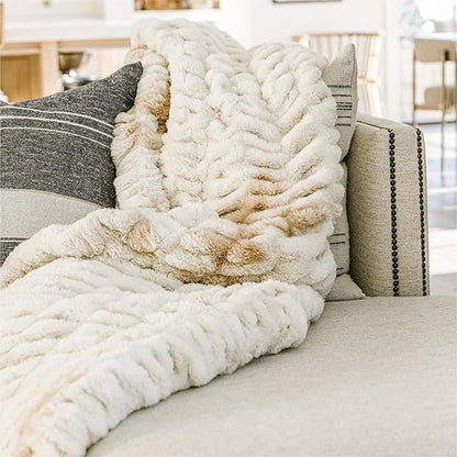 Minky Designs Crème Brulee Minky Blanket – Ultra Soft Faux Fur Throw Blanket for Couch, Bed & Home – Fluffy, Warm & Luxurious – Chic Collection (Medium, 50x60)