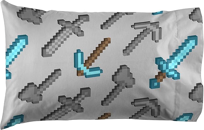 Jay Franco Minecraft Isometric 5 Piece Full Bed Set - Includes Comforter & Sheet Set - Bedding Features Creeper - Super Soft Fade Resistant Polyester - (Official Minecraft Product)