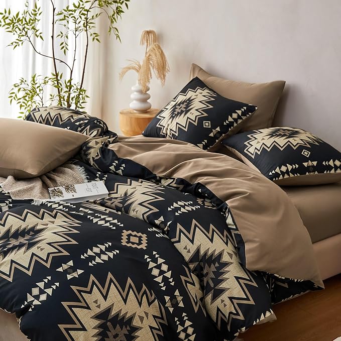 Wake In Cloud - Western Comforter Set, Boho Southwestern Rustic Farmhouse Style with Aztec Geometric Block Pattern, Soft Lightweight Bedding, 3 Pieces, Tan Black, King Size