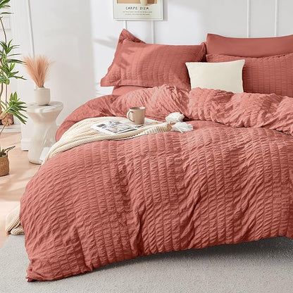 HYMOKEGE Coral Twin Comforter Set Seersucker 5 Pieces, All Season Luxury Bed in a Bag for Bedroom, Bedding Set with Comforter, Sheets, Pillowcase & Sham