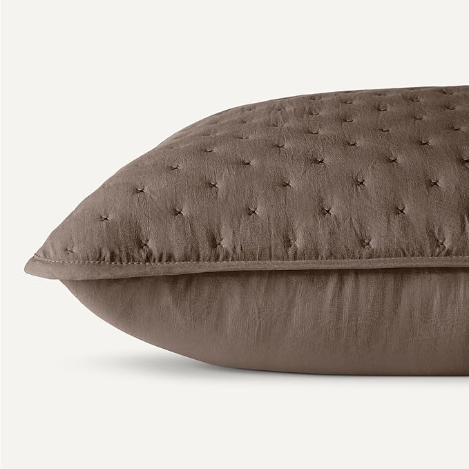 Amazon Basics Brushed Microfiber Quilt Set, Extra Soft with Natural Texture, 2-Piece, Twin/Twin XL, Brown