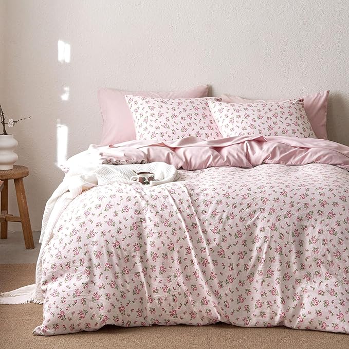 Wake In Cloud - Floral Comforter Set, Coquette Cottagecore Aesthetic Flower Shabby Chic Pattern for Women Teen Girls, Soft Lightweight Bedding, 3 Pieces, Pink, Full Size