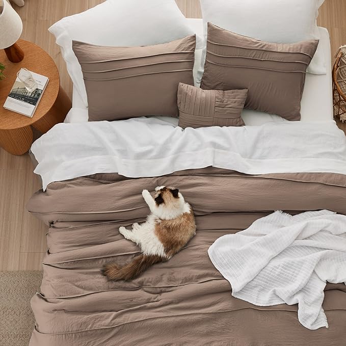Bedsure Brown King Size Comforter Set - 4 Pieces Pinch Pleat Bed Set, Down Alternative Bedding Sets for All Season, 1 Comforter, 2 Pillowcases, 1 Decorative Pillow