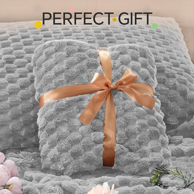 BEDELITE Fluffy King Size Comforter Set - Light Grey Fleece Soft Comforter for King Size Bed, Luxury Warm Bedding Set for Winter, Fuzzy Bed Set 3 Pieces (1 Comforter, 2 Pillowcases)