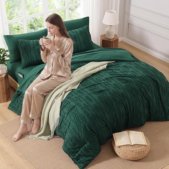Full Size Comforter Set Emerald Green, Tufted Boho Bedding Dark Green Farmhouse Bed Set, All Season 7 Pieces Bed in a Bag with Sheets, Pillowcases & Shams