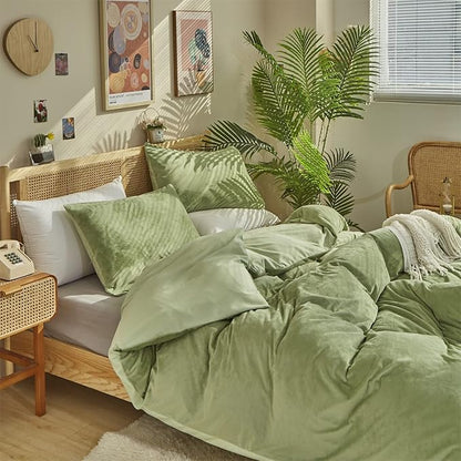 CLOTHKNOW Green Fluffy Full Size Comforter Sets 3Pcs Velvet Bedding Comforter Sets Soft Green Comforter Full with 2 x Pillow Cases