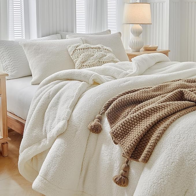 Fluffy Queen Comforter Set - Sherpa Comforter Set Queen Size Winter Use Warm Fleece Luxury 3 Pieces Bedding Comforter with 2 Pillow Shams Microfiber Plush Bed Set- Thanksgiving Choice