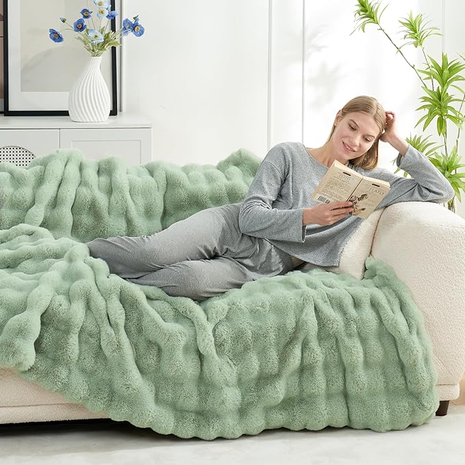 Cozy Bliss Faux Fur Throw Blanket for Bed King Size, Fuzzy Soft Plush Thick Bubble Blanket for Sofa Bedroom Living Room, 108 * 90 Inches Sage Green