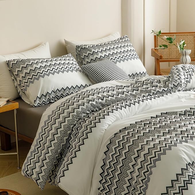 CLOTHKNOW Black White Queen Comforter Set Striped Waves Bedding Comforter Sets Soft All Season Farmhouse Comforter with 2 x Pillow Cases
