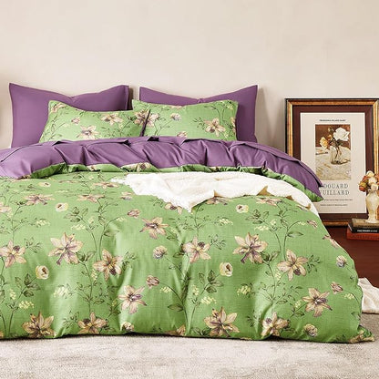 Wake In Cloud - Floral Comforter Set, Cottagecore Cottage Rustic Farmhouse Style with Botanical Flowers and Leaves Pattern, Soft Lightweight Bedding, 3-Piece, Green Purple, Full Size