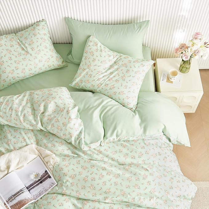 Wake In Cloud - Floral Comforter Set with Sheets, Coquette Cottagecore Aesthetic Flower Shabby Chic Pattern for Women Teen Girls, 5 Pieces Bed in a Bag, Green Pink, Twin Size