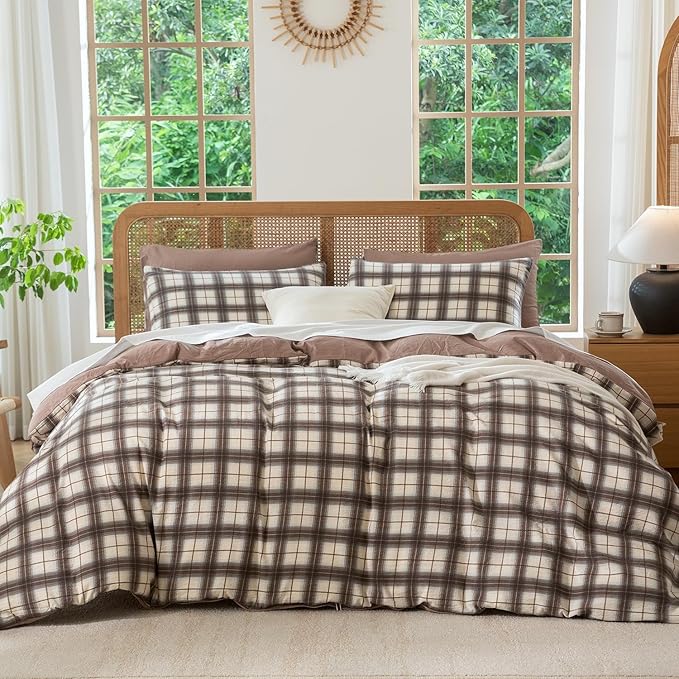 Queen Comforter Set Plaid 3 Pieces Soft Cute Plaid Bedding Comforter Lightweight Check Geometric Style Geometric Comforter Set for All Seasons 1 Comforter and 2 Pillowcases