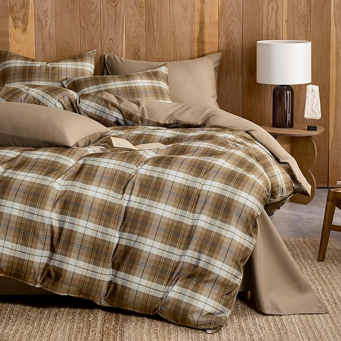 Wake In Cloud - Plaid Comforter Set, Scottish Tartan Check Geometric Modern Pattern Printed, Soft Lightweight Bedding, 3 Pieces, Brown, Queen Size
