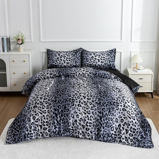 A Nice Night Leopard Printed，Silver Grey Satin Silky Soft Quilt Sexy Luxury Super Soft Microfiber Comforter Quilt Bedding Comforter Set Full/Queen, Light Weighted (Silver, Queen(88-by-88-inches))