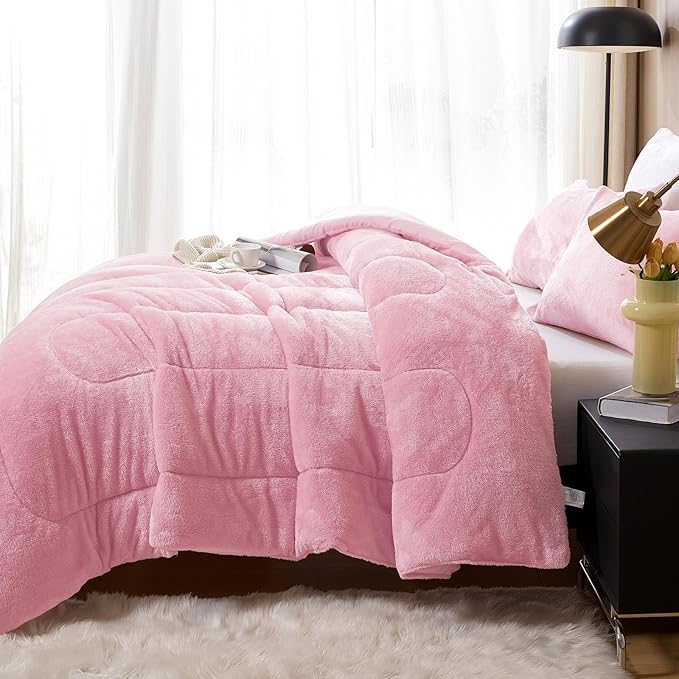 YIYEA Fluffy Queen Size Comforter Set, Luxury Faux Fur Comforter, Ultra Soft Plush Fuzzy Velvet Bedding Comforter Sets for Fall Winter, Cozy Warmth, No Shedding, 3PC, Queen, Pink