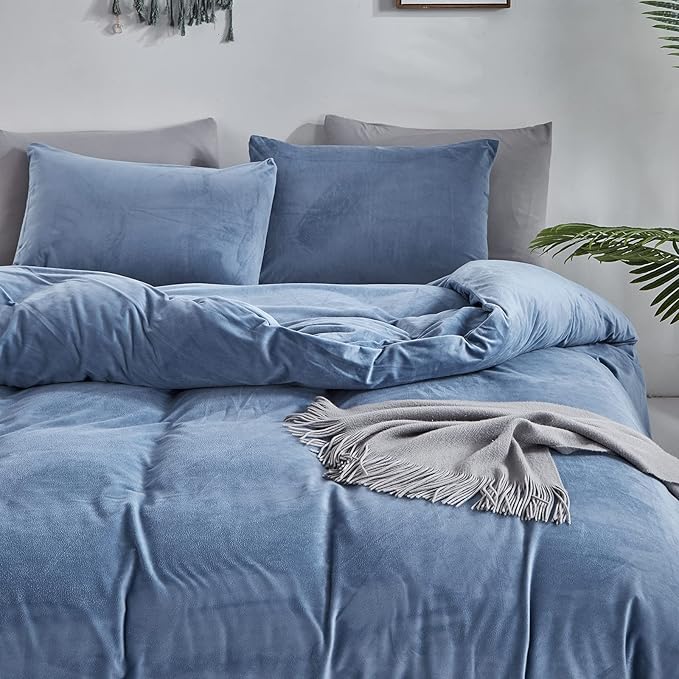 CLOTHKNOW Blue Fluffy California King Comforter Set Velvet Bedding Comforter Sets Lake Blue Comforter with 2 x Pillow Cases