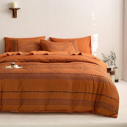 Wake In Cloud - Boho Comforter Set, Farmhouse Bohemian Western Aztec Neutral Aesthetic, Soft Lightweight Bedding, 3 Pieces, Burnt Orange, Full Size