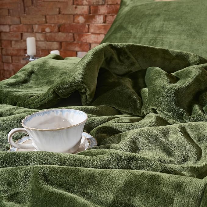 Lotus Karen Comforter Set Full - Ultra Soft & Warm Velvet Dark Green Comforter Set for Men Women - Cozy Fuzzy Plush Fluffy Luxury Bedding Set 3 Pieces (1 Comforter and 2 Pillowcases)