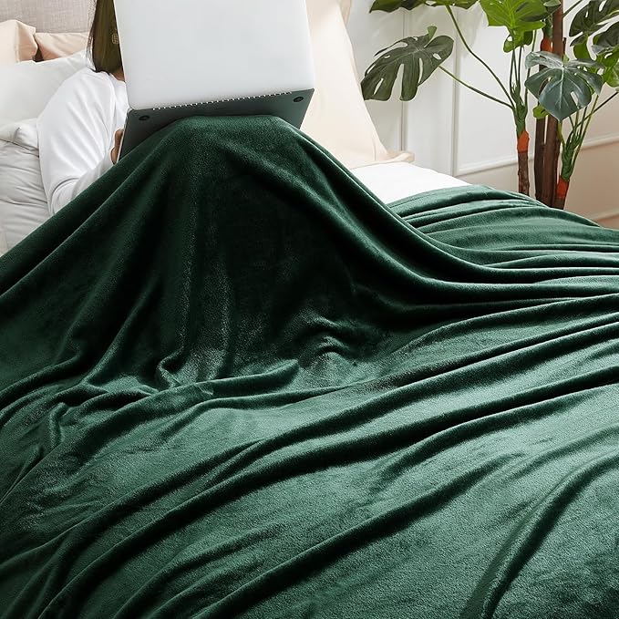 Hansleep Fleece Queen Blanket for Bed Fleece Dark Green, Queen Size Super Soft Flannel Fuzzy Plush Cozy Blanket for All Seasons, Dark Green, Queen 90x90 Inches
