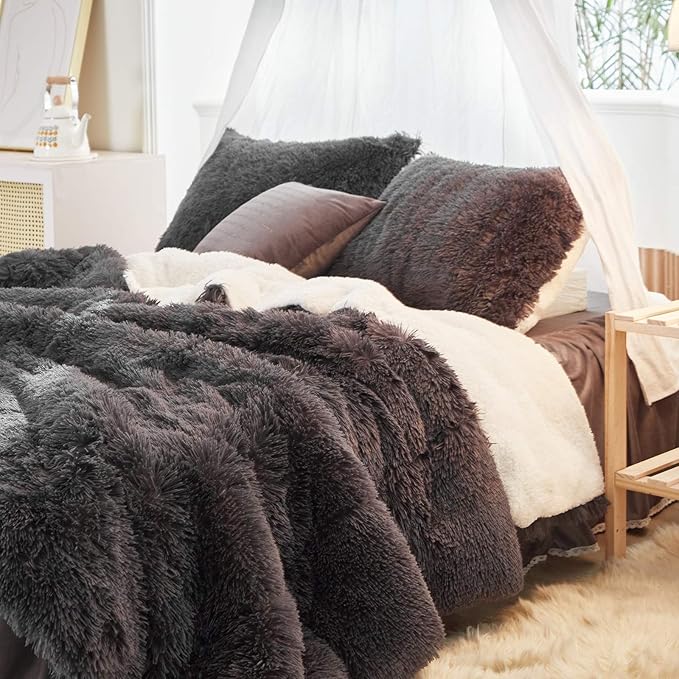Joyreap 3-Piece Plush Shaggy Comforter Set, Full/Queen Size Luxury Faux Fur Sherpa Reversible Bedding Comforter Set, Ultra Cozy Warm Fluffy Bedding Set for Winter (Black, 88x88 inches)