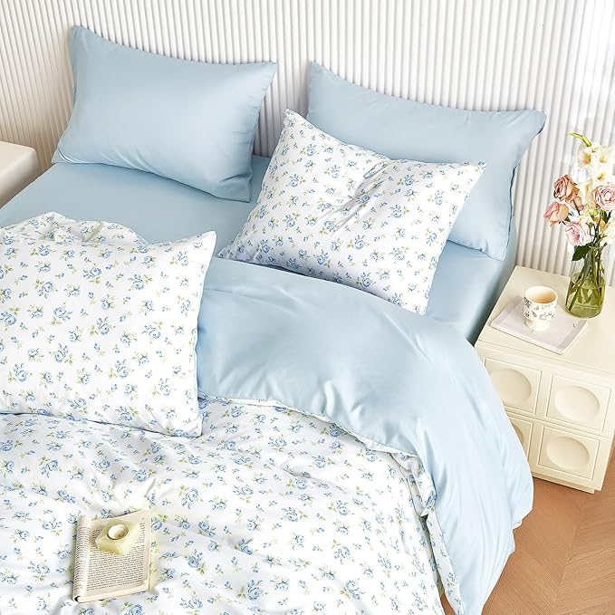 Wake In Cloud - Floral Comforter Set with Sheets, Coquette Cottagecore Aesthetic Flower Shabby Chic Pattern for Women Teen Girls, 7 Pieces Bed in a Bag, White Blue, Queen Size