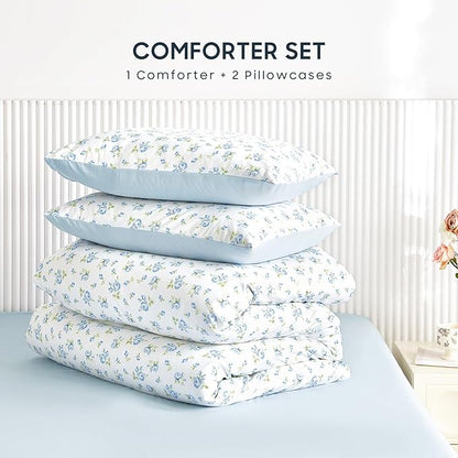 Wake In Cloud - Floral Comforter Set, Coquette Cottagecore Aesthetic Flower Shabby Chic Pattern for Women Teen Girls, Soft Lightweight Bedding, 3 Pieces, White Blue, Queen Size