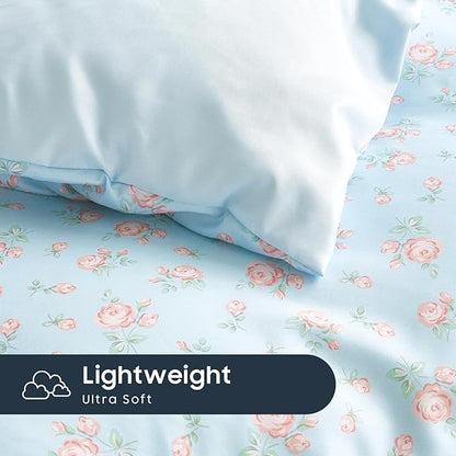 Wake In Cloud - Floral Comforter Set, Coquette Cottagecore Aesthetic Flower Shabby Chic Pattern for Women Teen Girls, Soft Lightweight Bedding, 3 Pieces, Blue Pink, Queen Size