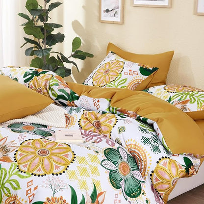 Wake In Cloud - Boho Comforter Set, Floral Farmhouse Botanical Western Style with Colorful Flowers and Tropical Leaves, Soft Lightweight Bedding, 3 Pieces, Amber Gold, Queen Size