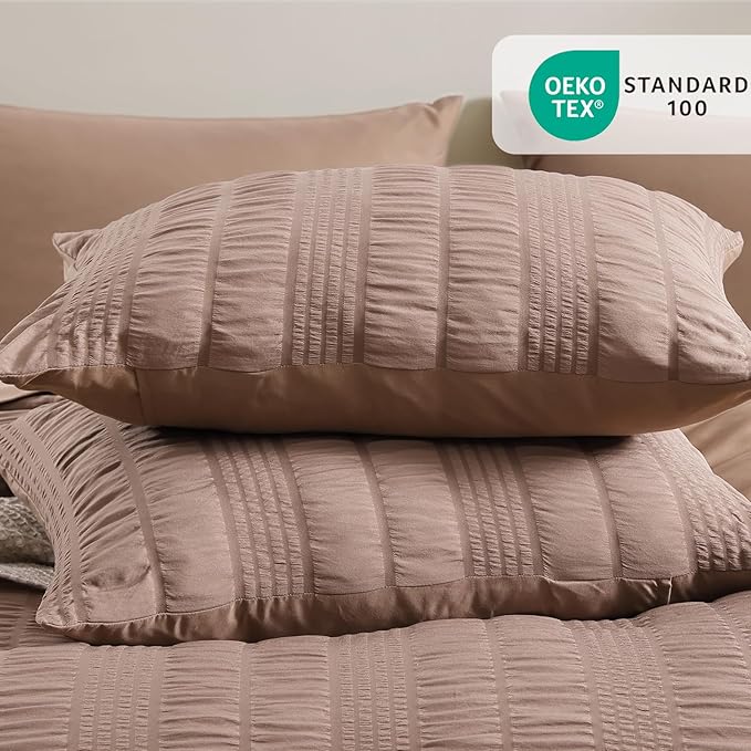 CASAAGUSTO Queen Comforter Set, 7 Pieces Brown Seersucker Bed in a Bag Queen Size Soft All Seasons, Bedding Sets with Comforter, Flat Sheet, Fitted Sheet, 2 Pillow Shams, 2 Pillowcases