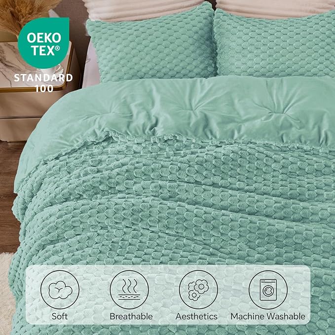 BEDELITE Fluffy Queen Comforter Set - Haze Blue Fleece Soft Comforter for Queen Size Bed, Luxury Warm Bedding Set for Winter, Fuzzy Bed Set 3 Pieces (1 Comforter, 2 Pillowcases)