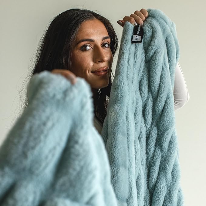 Minky Designs Glacier Glide Minky Blanket – Ultra Soft Faux Fur Throw Blanket for Couch, Bed & Home – Fluffy, Warm & Luxurious – Chic Collection (Large, 60x72)