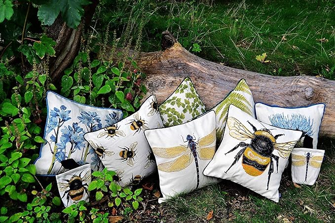McAlister Textiles Decorative Tapestry Throw Pillow Cover Scatter Cushion with Blue Green Thistle Tapestry Design & Green Velvet Backing for Lounge, Bedroom & Garden