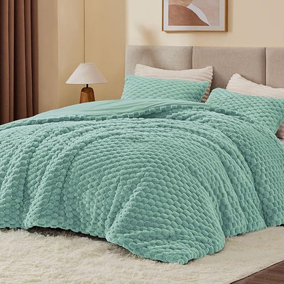 BEDELITE Fluffy Queen Comforter Set - Haze Blue Fleece Soft Comforter for Queen Size Bed, Luxury Warm Bedding Set for Winter, Fuzzy Bed Set 3 Pieces (1 Comforter, 2 Pillowcases)