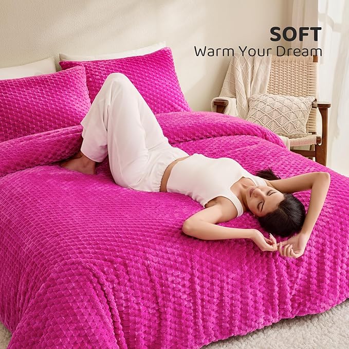 Petrichor Fluffy King Comforter Set - Ultra-Soft Pink Flannel Thick Comforter for King Bed, Luxury Warm Bedding Set for Winter & Fall, Cozy Fuzzy Bed Set 3 Pieces (1 Comforter & 2 Pillowcases)