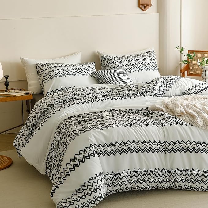 CLOTHKNOW Black White King Size Comforter Set Striped Waves Bedding Comforter Sets Farmhouse Black Grey White Comforter with 2 x Pillow Cases
