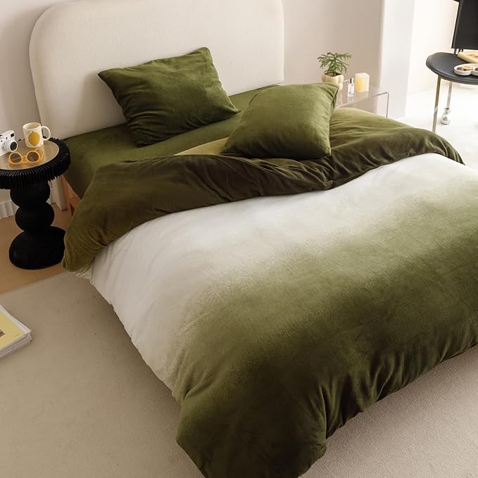 CLOTHKNOW Green White Fluffy Queen Comforter Set Velvet Bedding Comforter Sets Olive Green Comforter Soft Comforter Queen with 2 x Pillow Cases