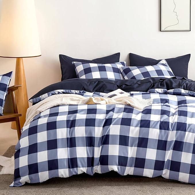 Wake In Cloud - Gingham Comforter Set, Plaid Buffalo Check Checkered Cottagecore Cute Geometric, Soft Lightweight Bedding, 3 Pieces, Navy Blue White, Full Size