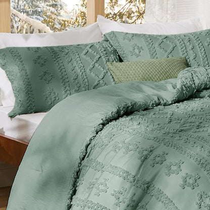 Bedsure Tufted Boho Comforter Set King Size - Green Boho Bed Set, GentleSoft™ 3 Pieces Farmhouse Shabby Chic Embroidery Bedding, Gifts for Woman, Soft Jacquard King Comforter for All Seasons