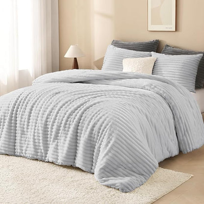 Andency Queen Comforter Set, Fluffy Super Soft Light Grey Comforter for Queen Size Bed, Winter Warm Fleece Faux Fur Bedding Set, Luxury Plush Fuzzy Bed Set 3pcs (1 Shaggy Comforter, 2 Pillowcases)