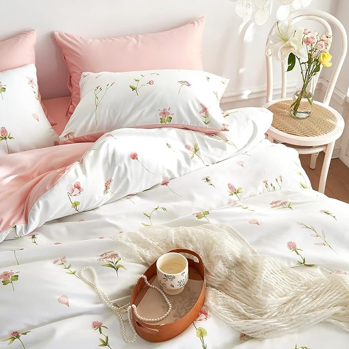 Wake In Cloud - Floral Comforter Set, Cottagecore Cute Aesthetic Watercolor Tiny Flowers and Leaves, Soft Lightweight Bedding for Women Teen Girls, 3 Pieces, Pink, Twin/Twin XL Size