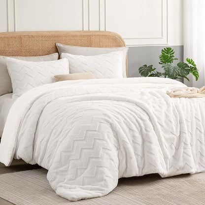 BEDELITE Fluffy Queen Comforter Set - Super Soft Sherpa Beige Comforter for Queen Size Bed, Luxury Warm Bedding Set for Winter, Fuzzy Bed Set 3 Pieces (1 Comforter, 2 Pillowcases)