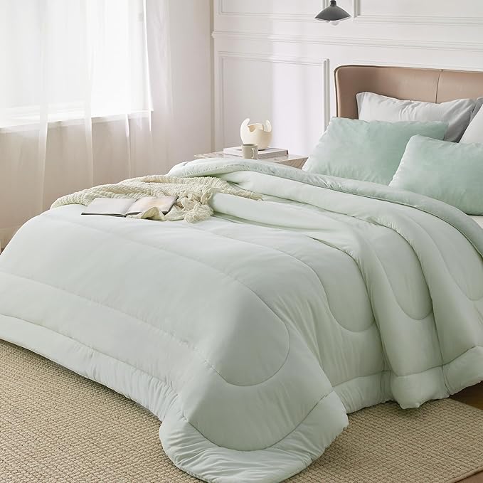 Bedsure King Comforter Set - Cooling and Warm Bed Set, Sage Green Reversible Bedding for All Season, 3 Pieces, 1 King Size Comforter (102"x90") and 2 Pillow Cases (20"x36")
