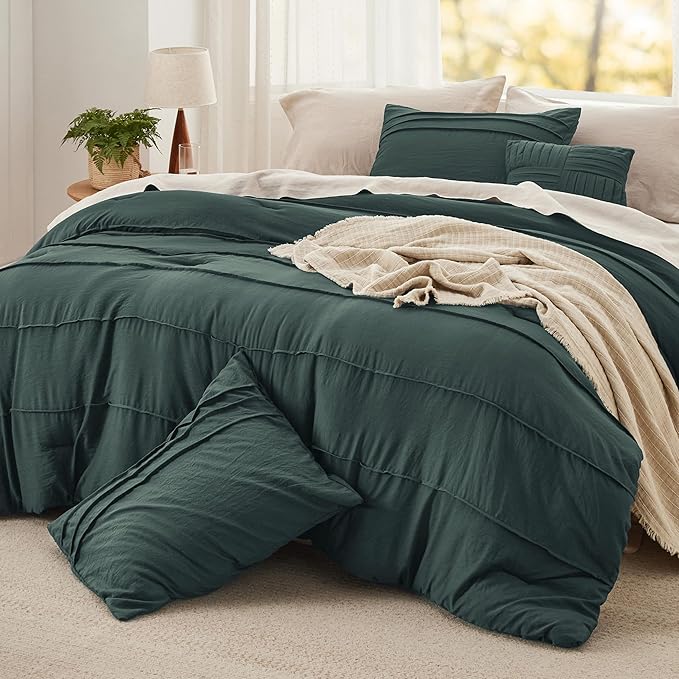 Bedsure King Comforter Set - 4 Pieces Pinch Pleat Bed Set, Emerald Green Boho Bedding for All Season, 1 Soft Comforter, 2 Pillowcases, 1 Decorative Pillow