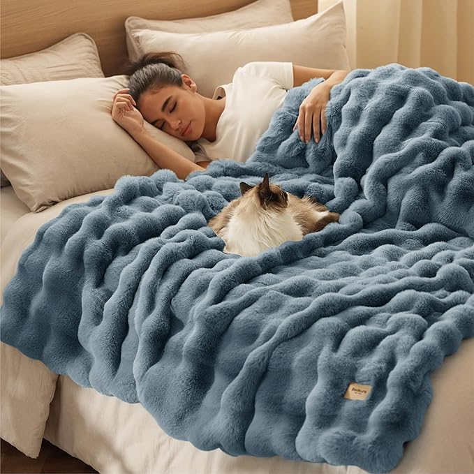 Bedsure GentleSoft Fluffy Fuzzy Twin Blanket, Soft Cozy Fleece Faux Fur Blanket, Pink Decorations Minky Velvet Couch Cover, Thick Warm Plush Women Men Birthday Gifts, 870GSM, Greyish Blue