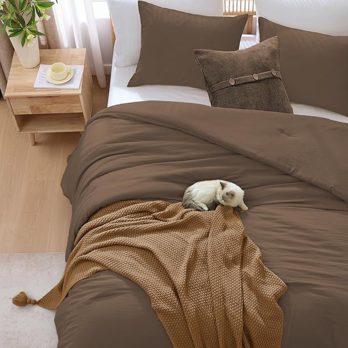 WRENSONGE King Size Comforter Set - 3 Pieces Chocolate Brown Comforter Prewashed Soft Lightweight for All Seasons,Fluffy Down Alternative Comforter King Size with 2 Pillow Shams
