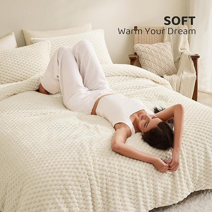 Petrichor Fluffy Queen Comforter Set - Ultra-Soft Cream White Flannel Thick Comforter for Queen Bed, Luxury Warm Bedding Set for Winter & Fall, Cozy Fuzzy Bed Set,1 Comforter & 2 Pillowcases