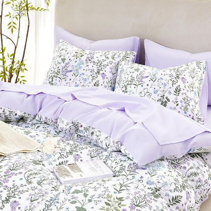 Wake In Cloud - Floral Comforter Set, Shabby Chic Cottage Garden Botanical Flower Style with Elegant Wildflower Pattern, Soft Lightweight Bedding, 3 Pieces, Purple White, Full Size